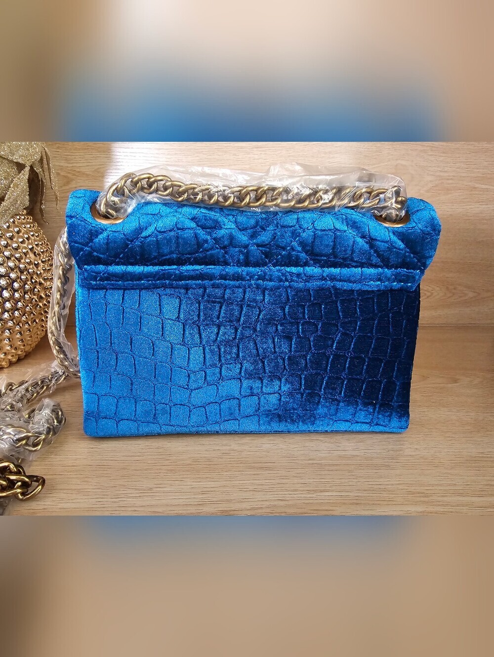 Kurt Geiger Londond Brixton Velvet Shoulder Bag. - Picture 5 of 12
